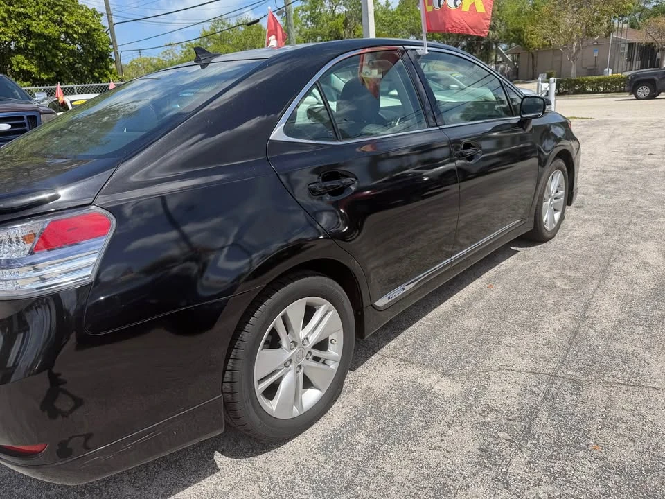 2010 Lexus HS - Image 4 of 12