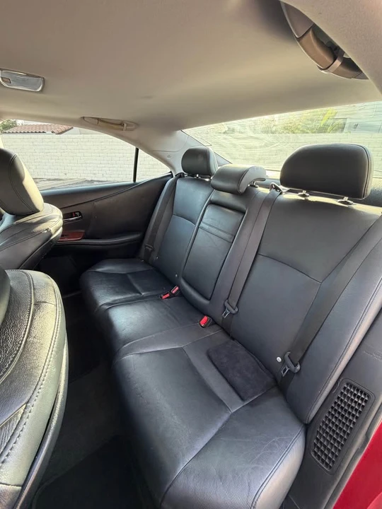 2010 Lexus HS - Image 12 of 17