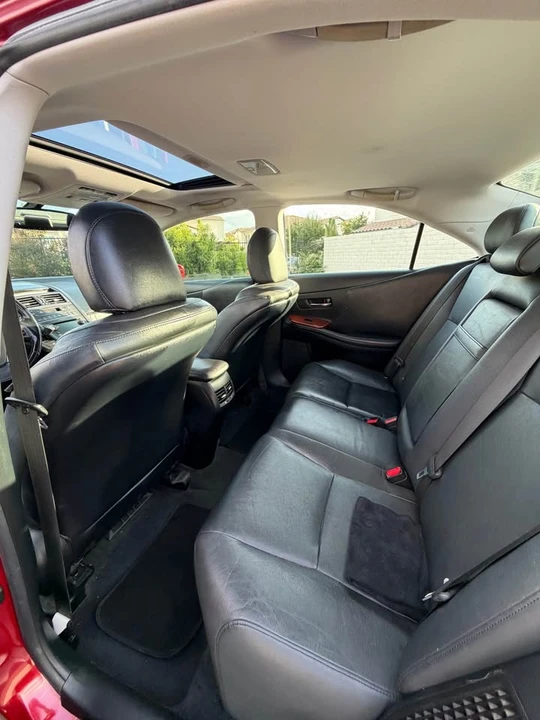 2010 Lexus HS - Image 13 of 17