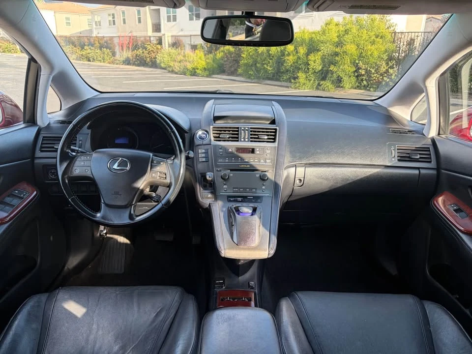 2010 Lexus HS - Image 10 of 17
