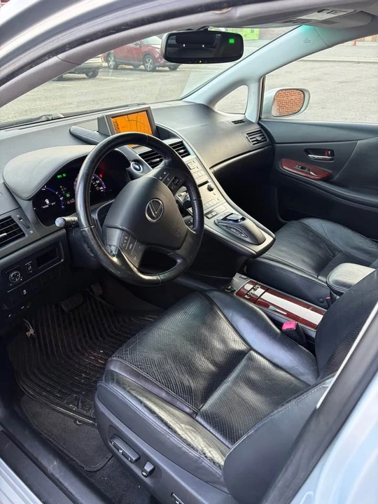 2010 Lexus HS - Image 6 of 9