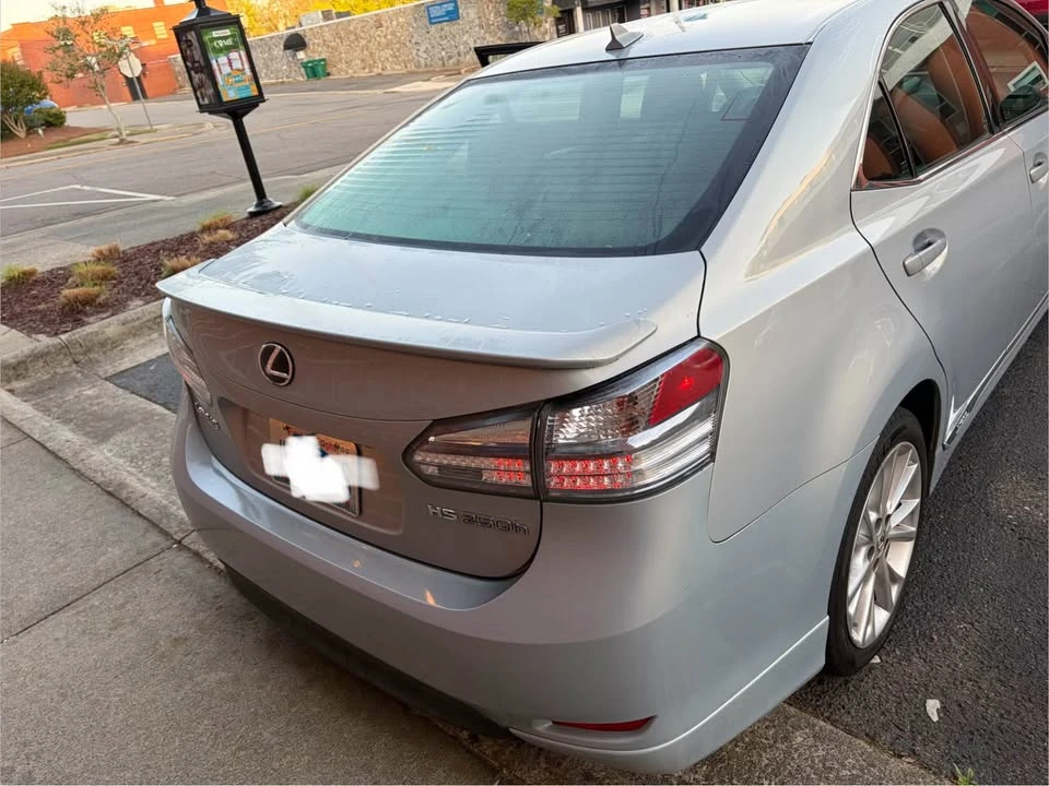 2010 Lexus HS - Image 4 of 9