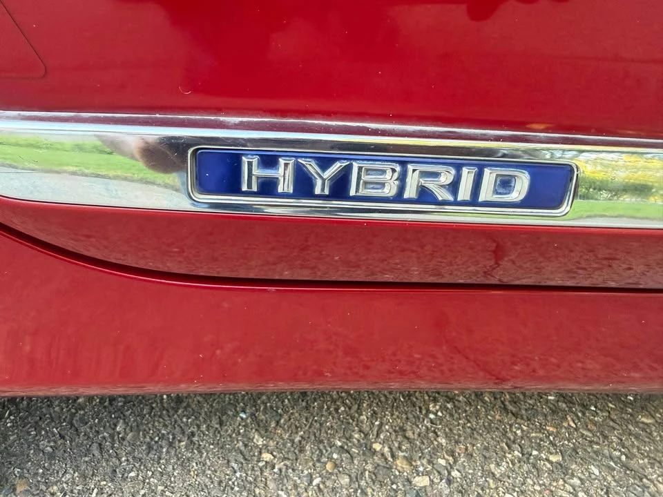 2010 Lexus HS - Image 9 of 18