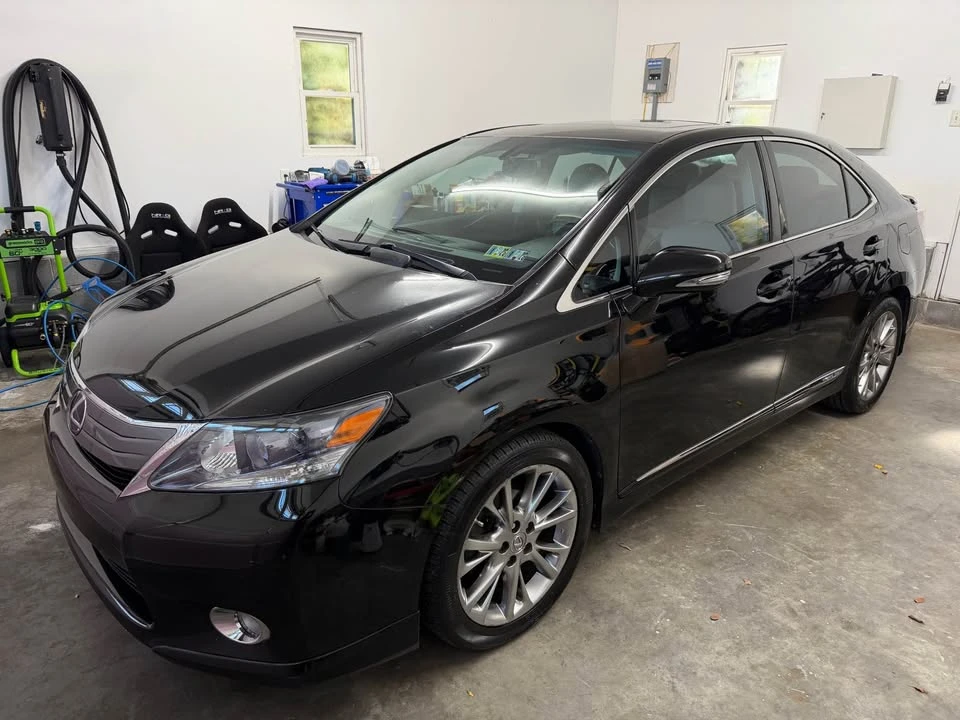 2010 Lexus HS - Image 2 of 12