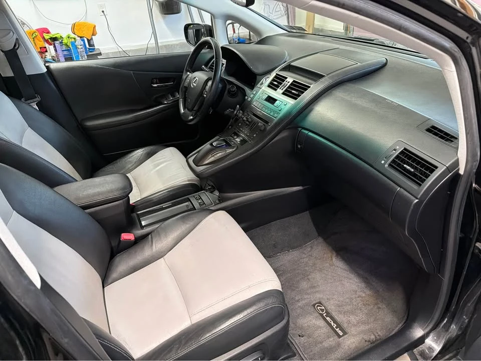 2010 Lexus HS - Image 6 of 12