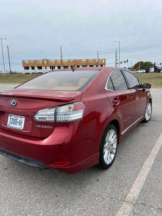 2010 Lexus HS - Image 4 of 18