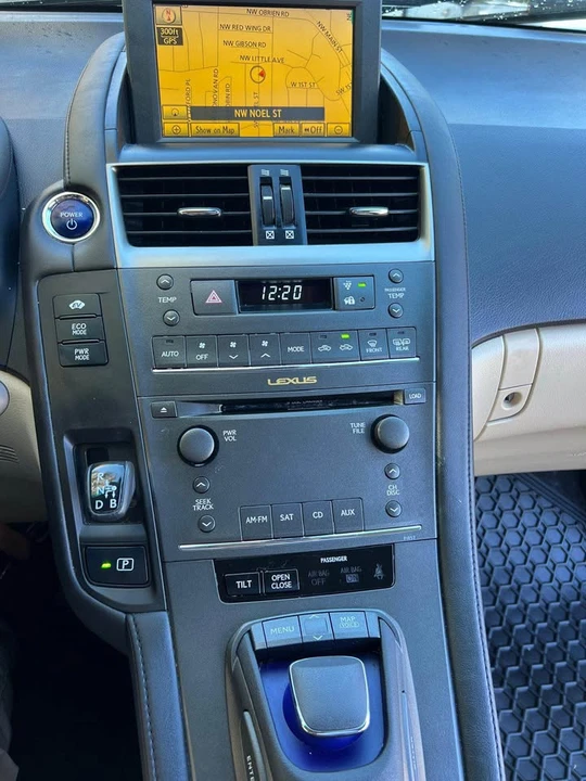 2010 Lexus HS - Image 15 of 18