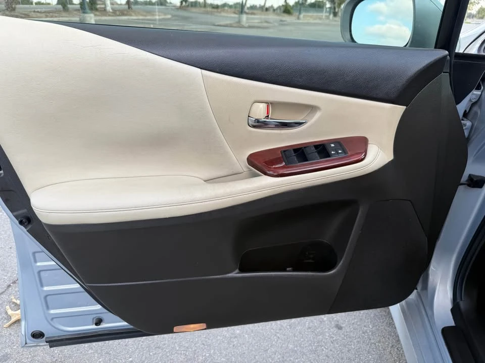2010 Lexus HS - Image 17 of 20
