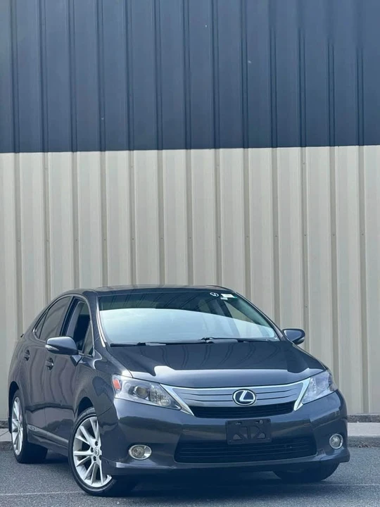 2010 Lexus HS - Image 2 of 12