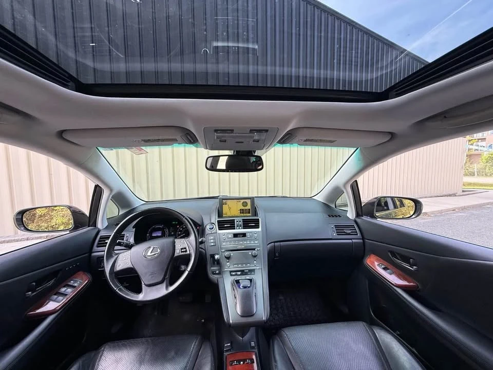 2010 Lexus HS - Image 8 of 12