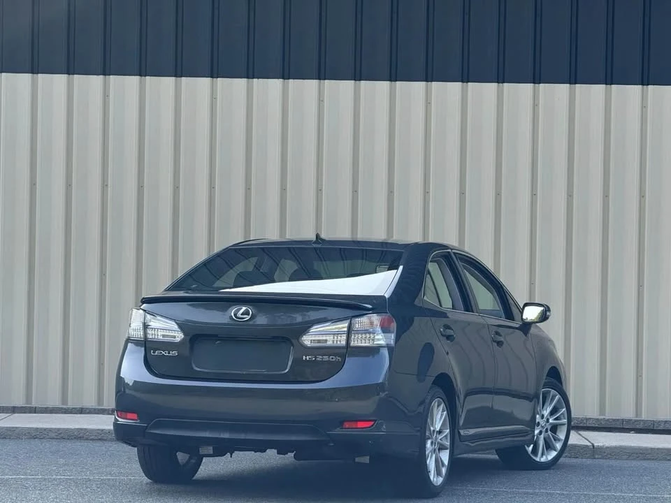 2010 Lexus HS - Image 7 of 12