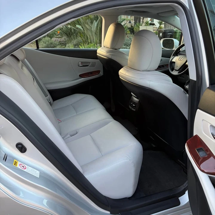 2010 Lexus HS - Image 9 of 15