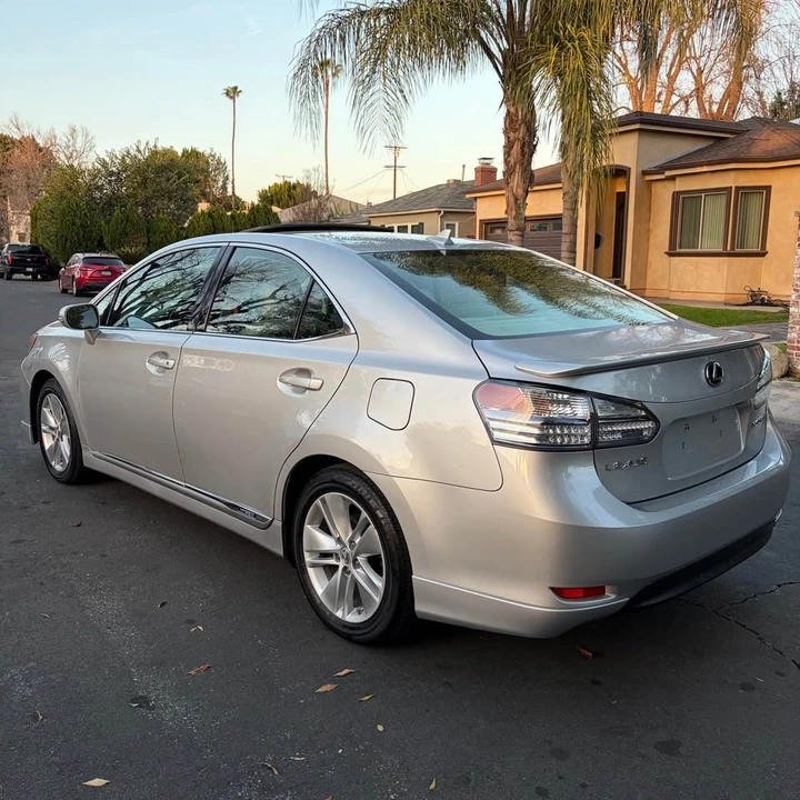 2010 Lexus HS - Image 4 of 15