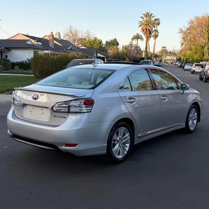 2010 Lexus HS - Image 6 of 15