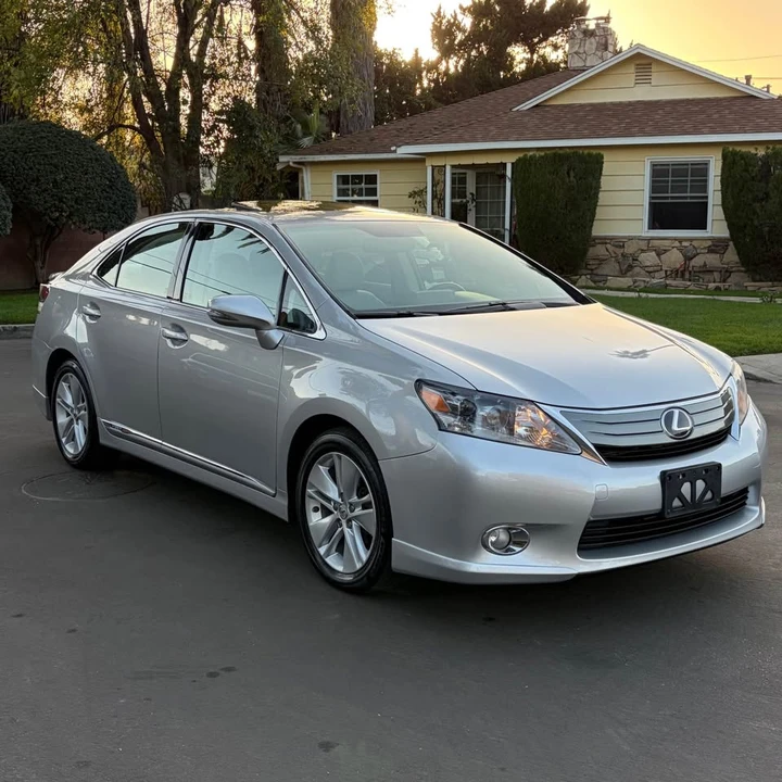 2010 Lexus HS - Image 3 of 15
