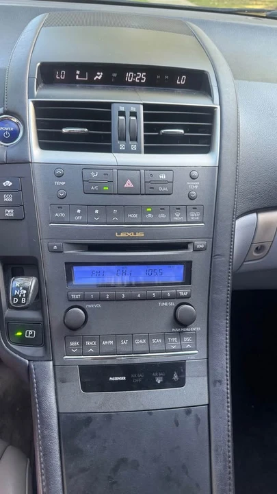 2010 Lexus HS - Image 13 of 14