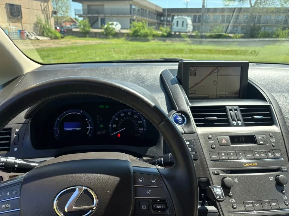 2010 Lexus HS - Image 9 of 10