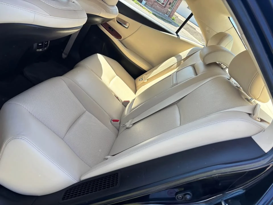 2010 Lexus HS - Image 7 of 10