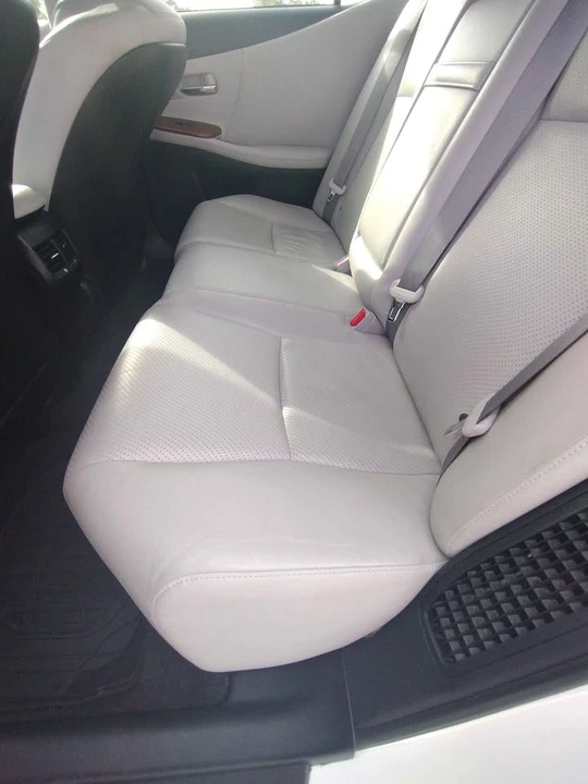 2010 Lexus HS - Image 12 of 20