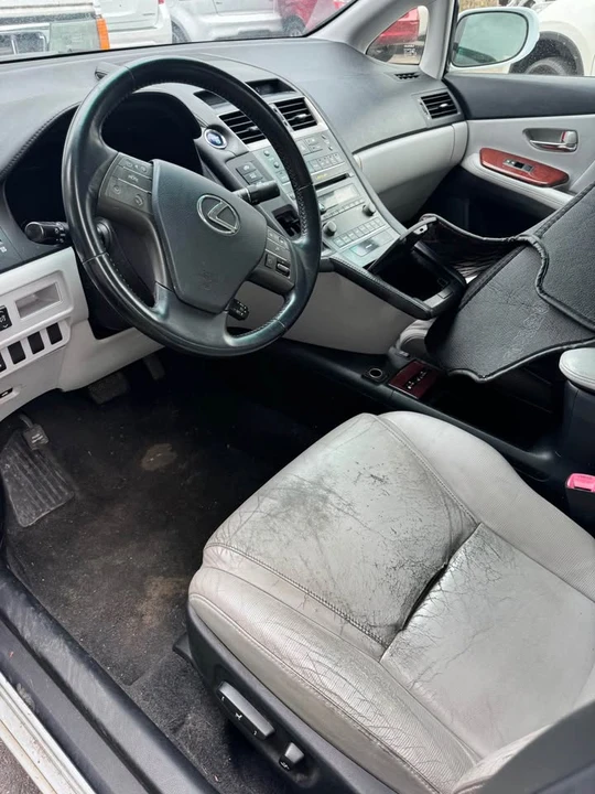 2010 Lexus HS - Image 8 of 9