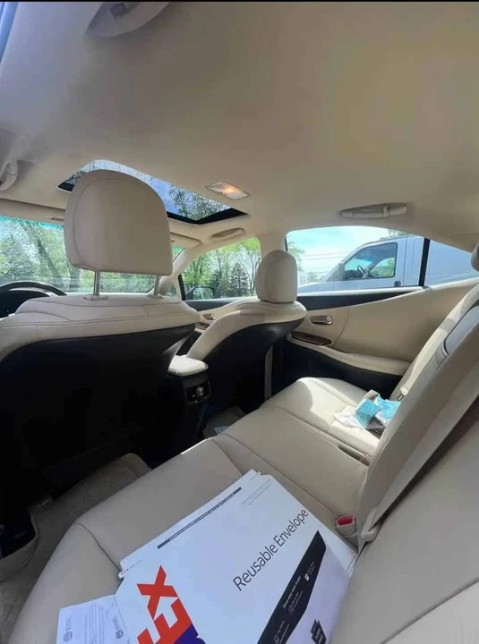 2010 Lexus HS - Image 7 of 8