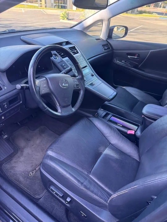 2010 Lexus HS - Image 11 of 16
