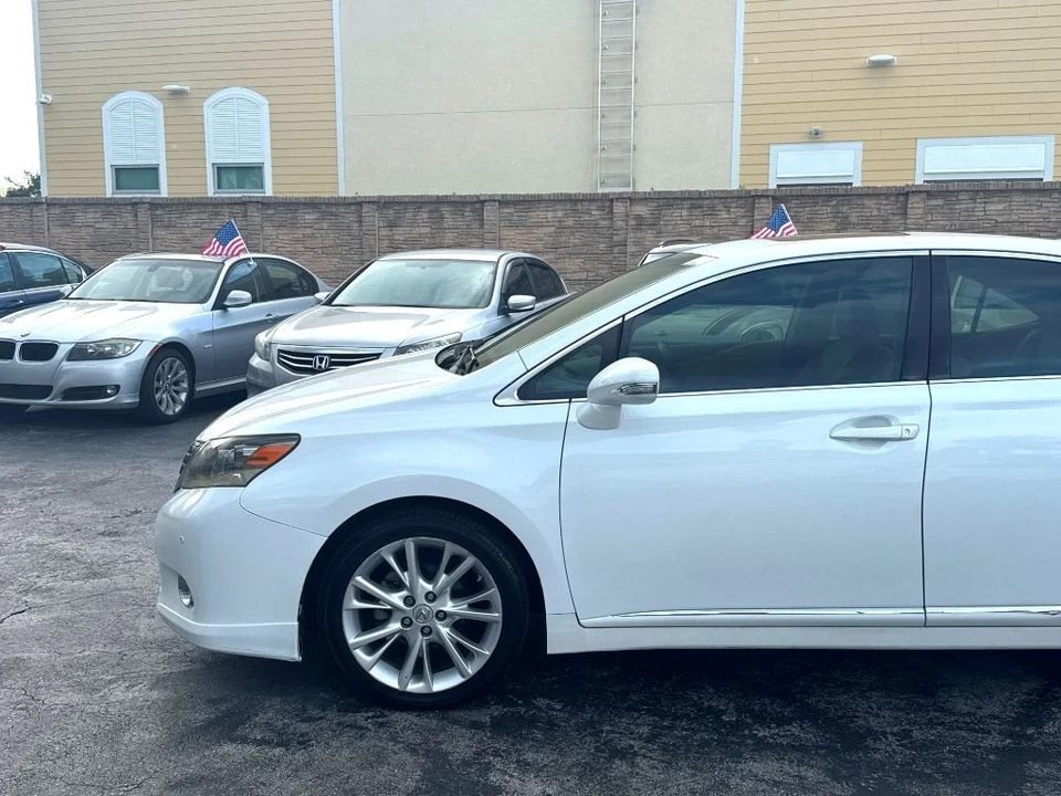 2010 Lexus HS - Image 14 of 21