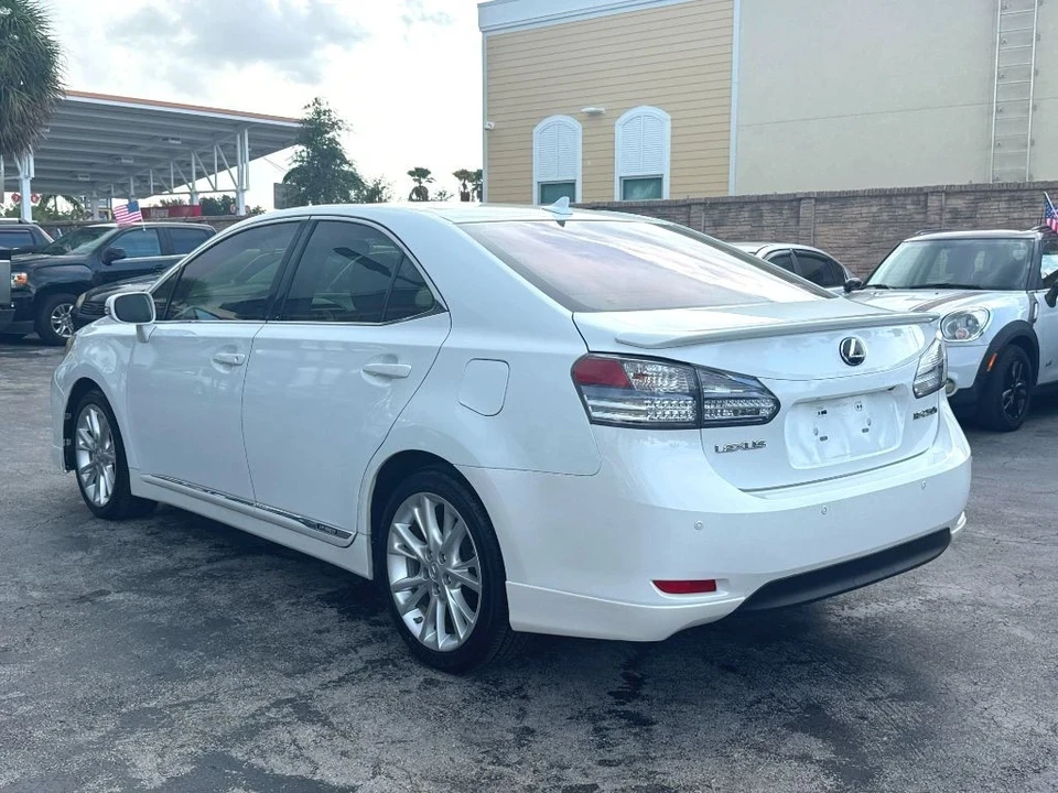 2010 Lexus HS - Image 20 of 21
