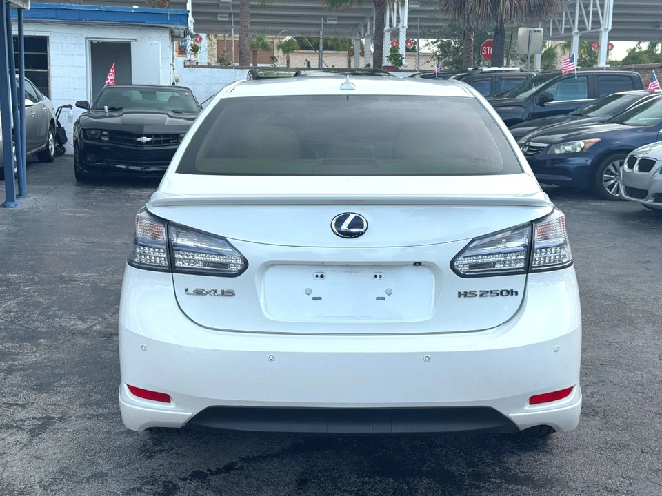 2010 Lexus HS - Image 19 of 21