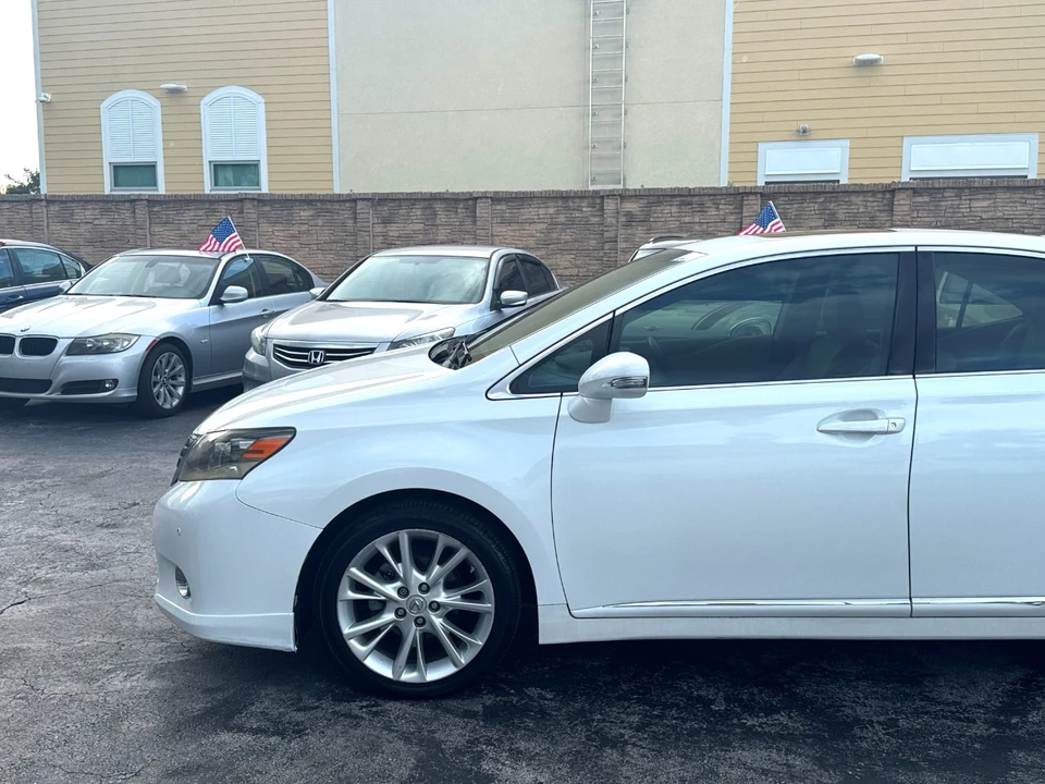 2010 Lexus HS - Image 14 of 21