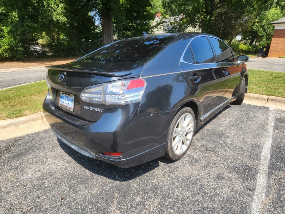 2010 Lexus HS - Image 8 of 31