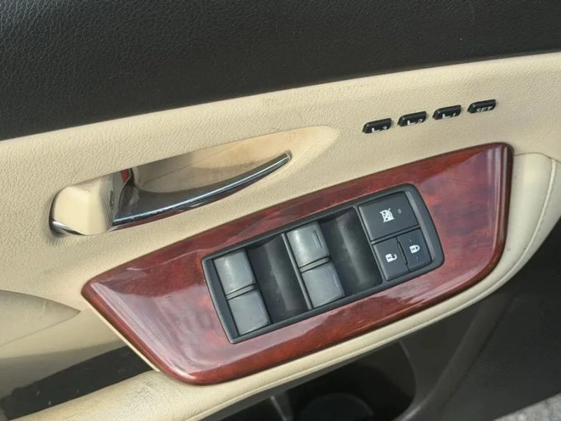 2010 Lexus HS - Image 10 of 12