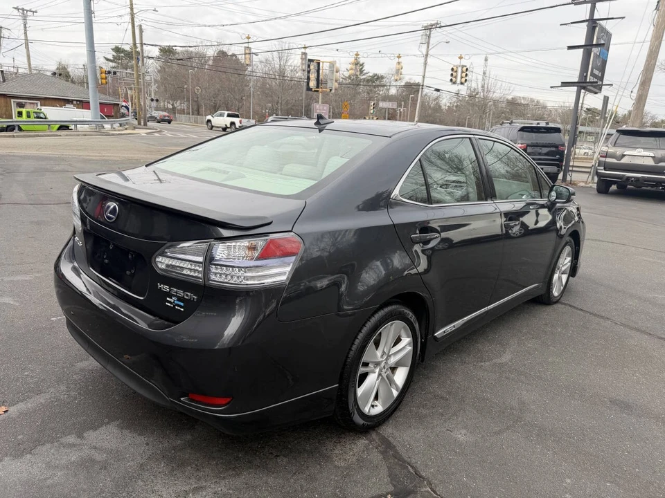 2010 Lexus HS - Image 11 of 21