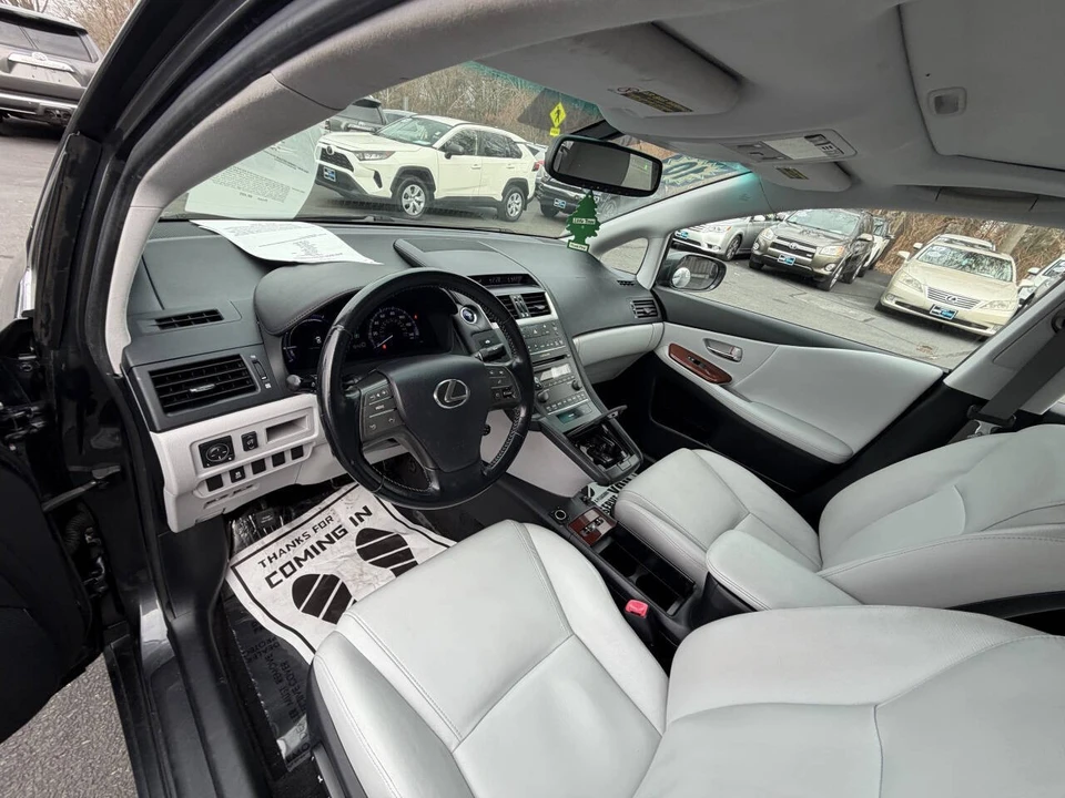 2010 Lexus HS - Image 15 of 21