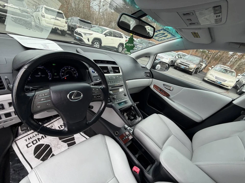 2010 Lexus HS - Image 17 of 21