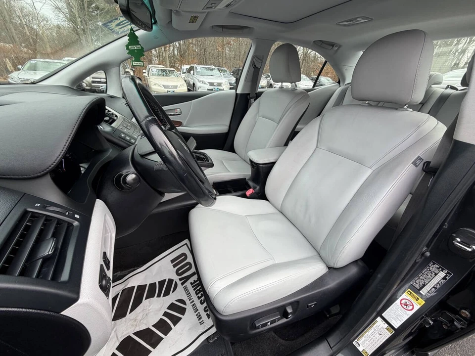 2010 Lexus HS - Image 13 of 21