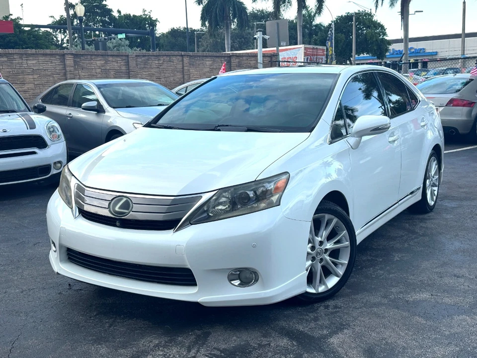 2010 Lexus HS - Image 9 of 12