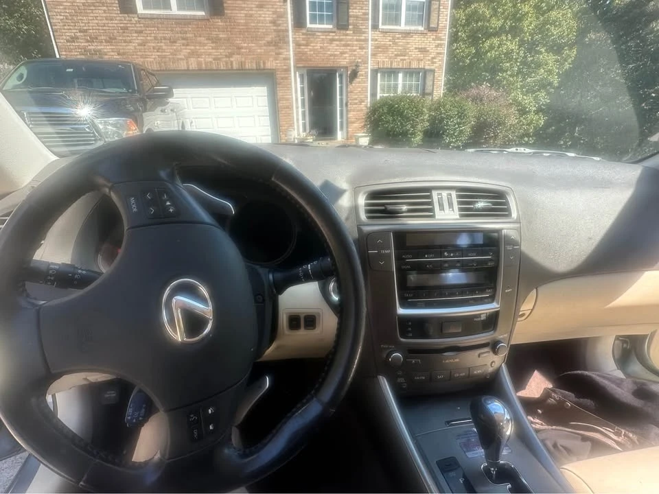 2010 Lexus IS 2nd Gen - Image 7 of 10