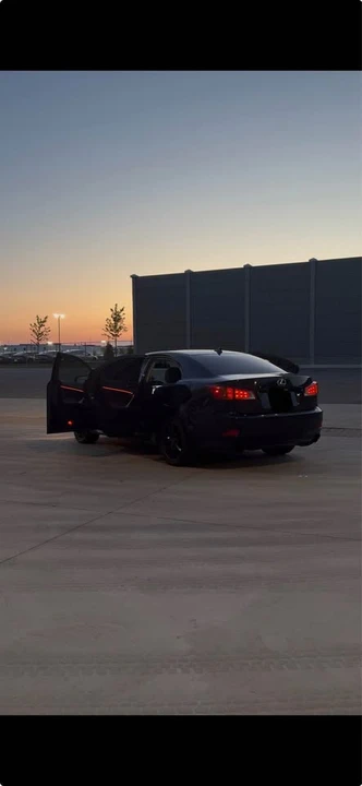 2010 Lexus IS 2nd Gen - Image 3 of 4