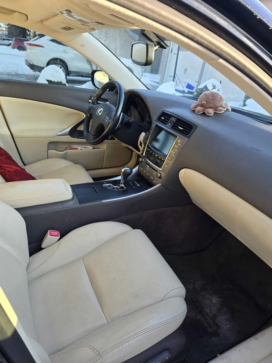 2010 Lexus IS 2nd Gen - Image 8 of 13
