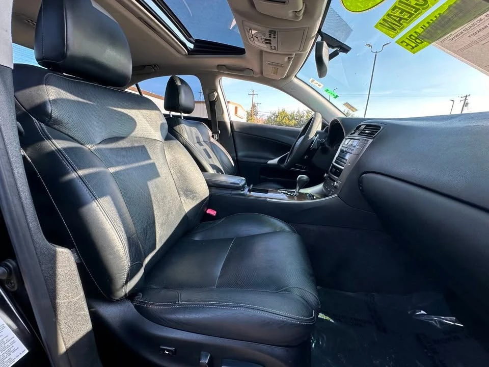 2010 Lexus IS 2nd Gen - Image 14 of 20