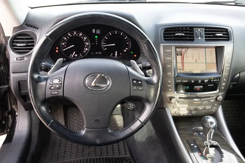 2010 Lexus IS 2nd Gen - Image 17 of 20