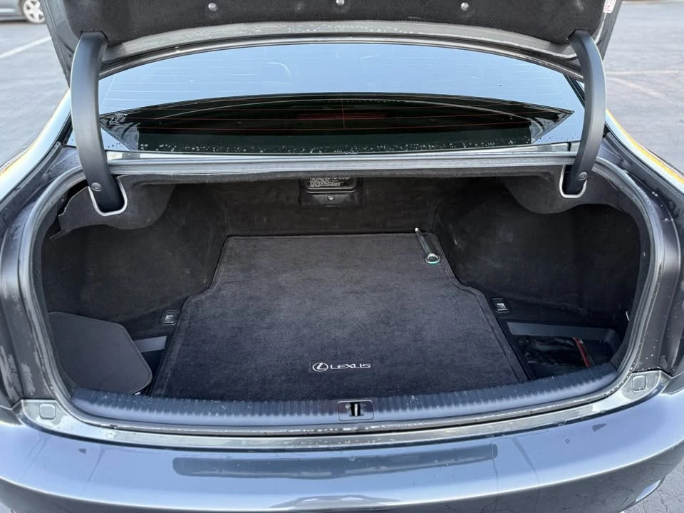 2010 Lexus IS 2nd Gen - Image 10 of 21