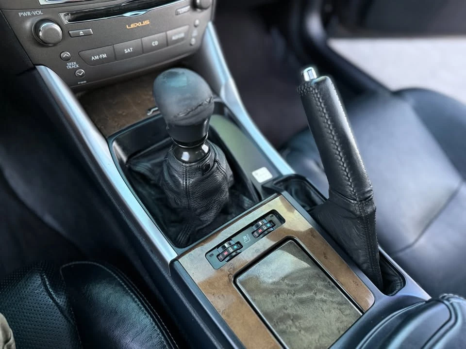 2010 Lexus IS 2nd Gen - Image 20 of 21