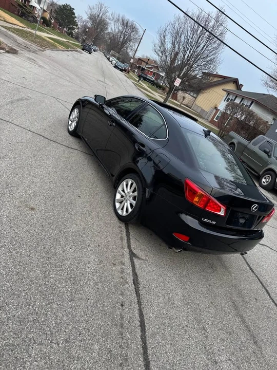 2010 Lexus IS 2nd Gen - Image 4 of 8