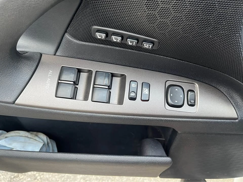 2010 Lexus IS 2nd Gen - Image 10 of 17