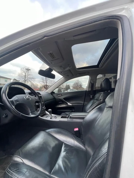 2010 Lexus IS 2nd Gen - Image 11 of 17