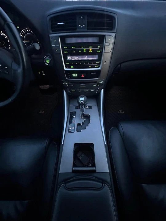 2010 Lexus IS 2nd Gen - Image 11 of 19