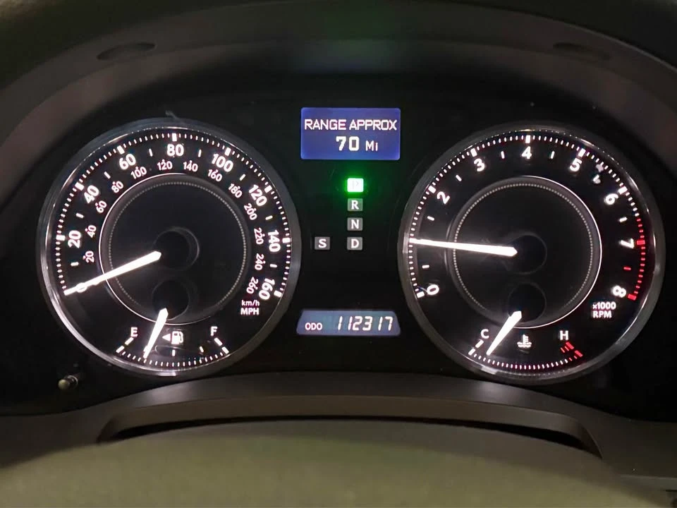 2010 Lexus IS 2nd Gen - Image 15 of 18