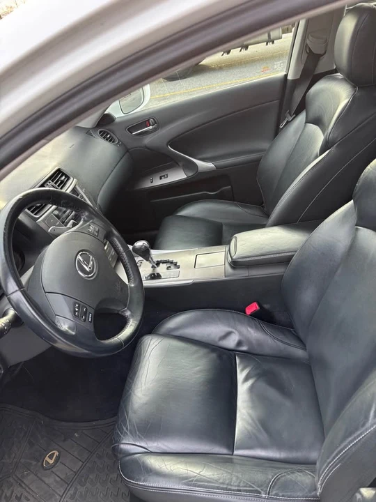2010 Lexus IS 2nd Gen - Image 9 of 18